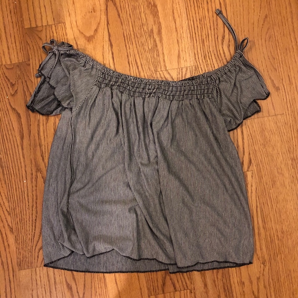 american eagle off the shoulder top